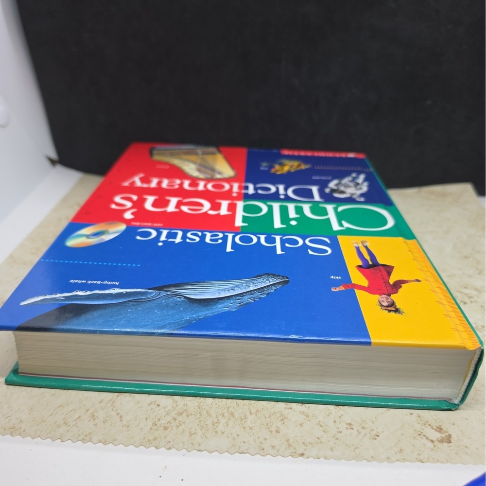 Scholastic Children's Dictionary Scholastic Inc. VTG 1996 Illustrated Hardcover - Picture 4 of 7